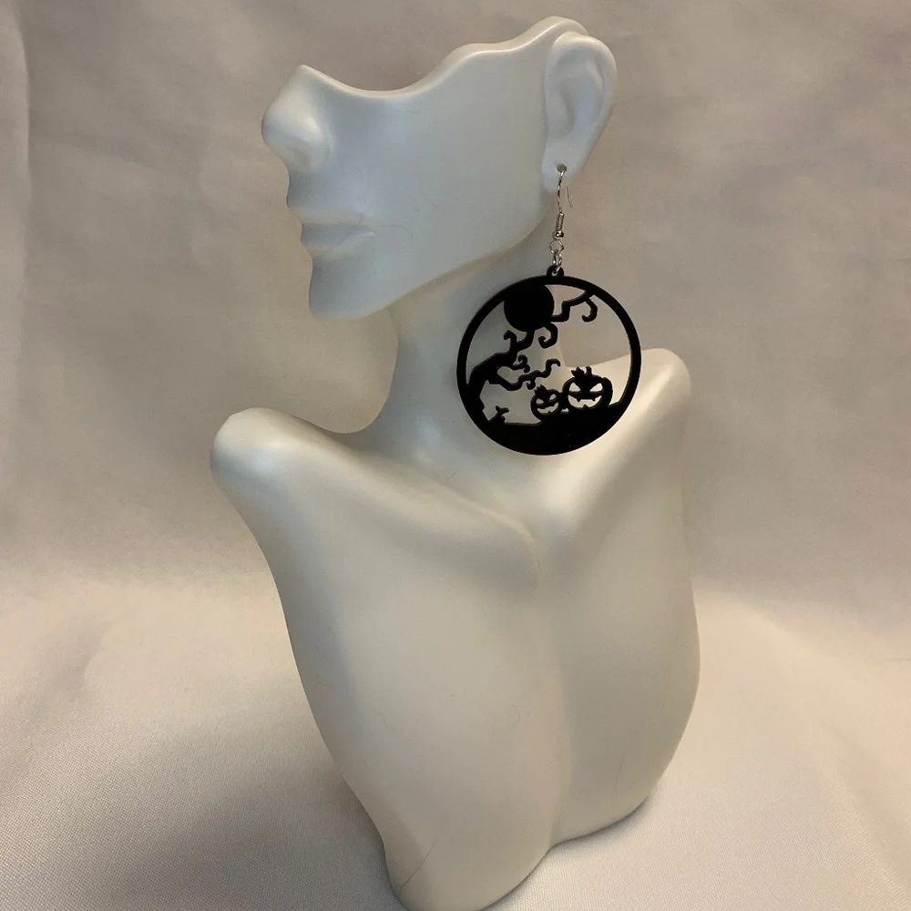 NWT! Black Round Acrylic Halloween Jack O’Lanterns with Dead Tree Earrings!